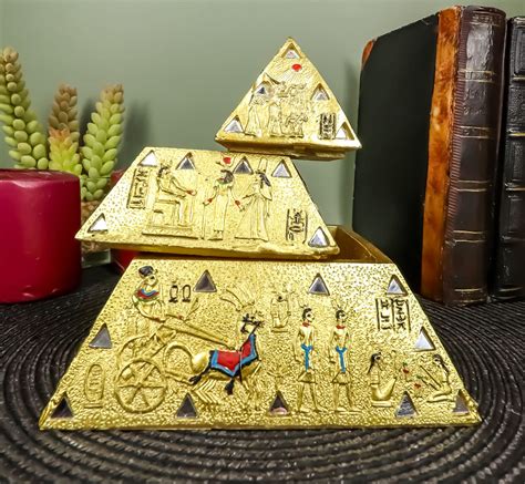 Magic goldrn pyramifs inn